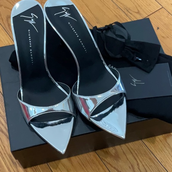 Giuseppe Zanotti Intrigo 90 Sandal, Size: EU 37 - Picture 14 of 16